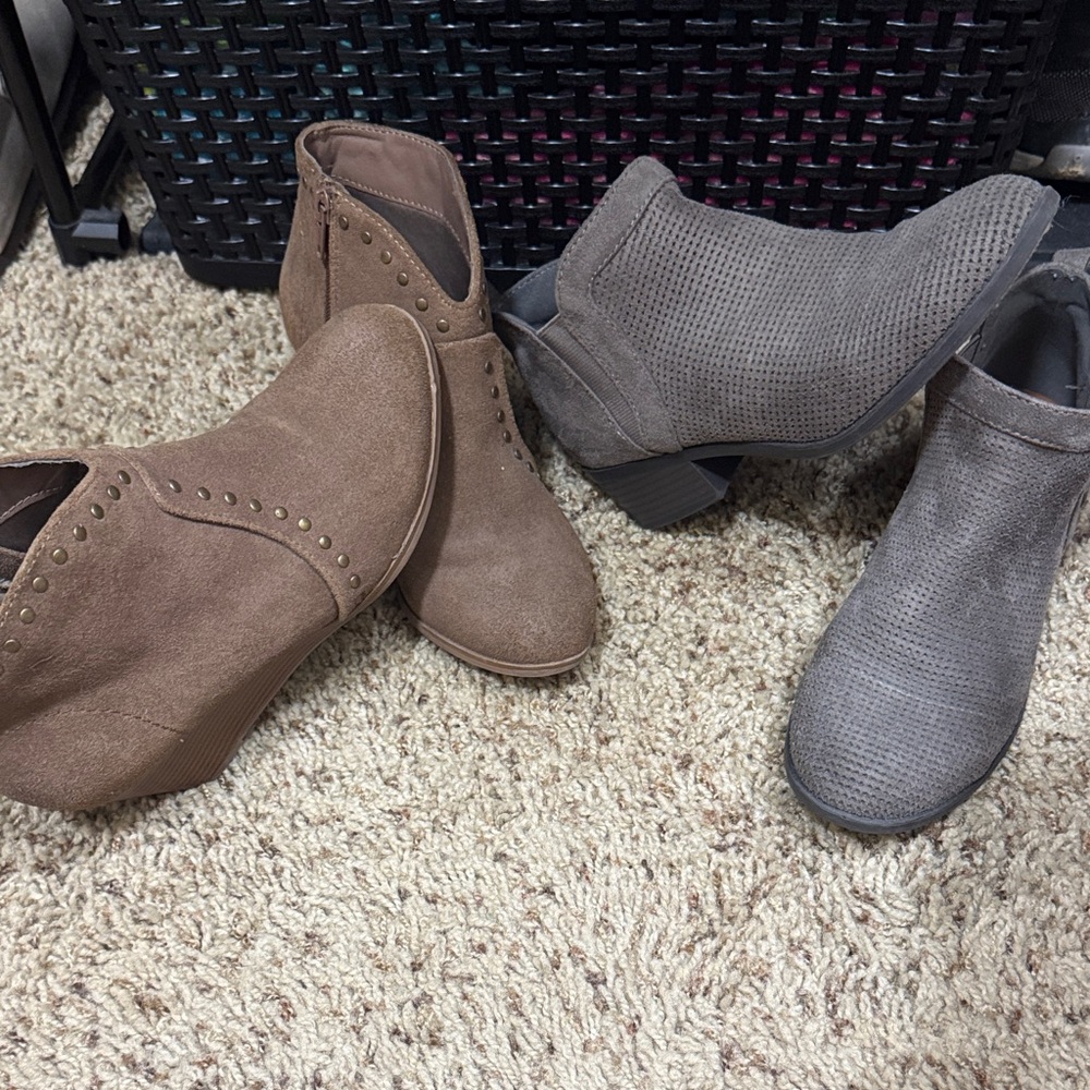 Set of 2 pair of women’s booties